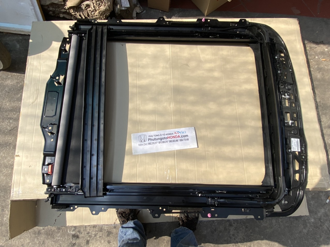 Khung cửa sổ trời xe Honda CRV